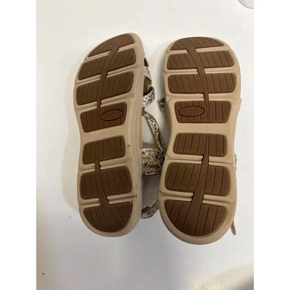 Women's Easy Spirit Sandals‎